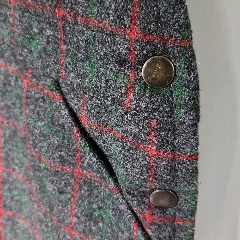 Men's Green Plaid Pants with Suspenders - Picture 5 of 12